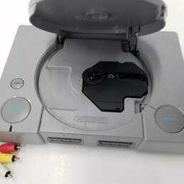 Sony PlayStation SCPH-7501 alternative image