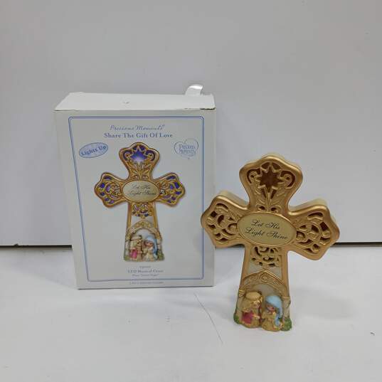 Precious Moments LED Musical Cross Figurine image number 1