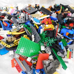 5 lbs. Of LEGOS Bricks And Pieces alternative image