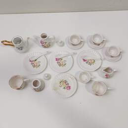 Bundle of 31 Mini Tea Set Pieces alternative image