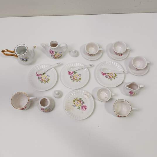 Bundle of 31 Mini Tea Set Pieces image number 2