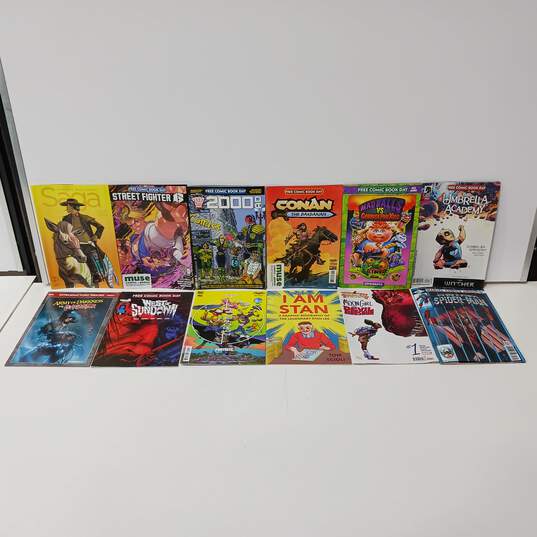 Bundle of 12 Assorted Comic Books image number 1