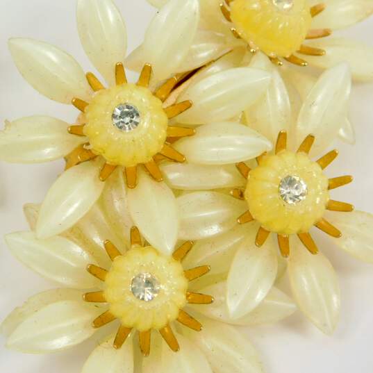Vintage Coro Yellow & Rhinestone Flower Clip-On Earrings 10.4g image number 2