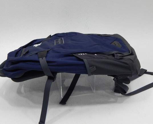 The North Face fall Line 28L Navy Blue Backpack image number 3