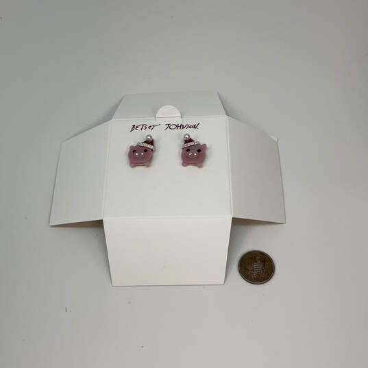 IOB Designer Betsey Johnson Pearl Rhinestone Piggy Stud Earrings With Box image number 4