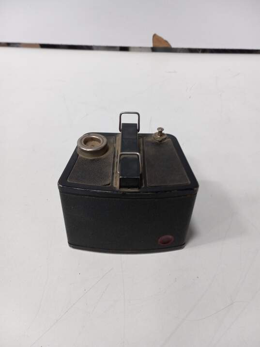 Vintage Kodak Brownie 620 Film Box Camera image number 3