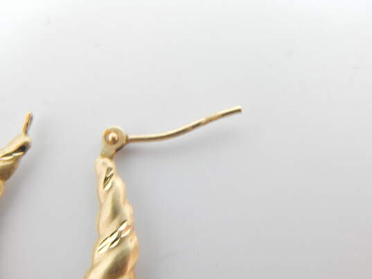 14K Yellow Gold Shrimp Hoop Earrings 1.5g image number 3