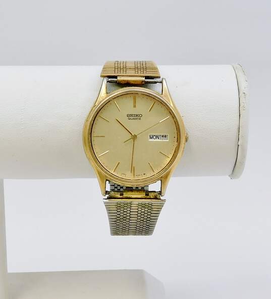 Buy the VNTG Seiko Quartz Gold Tone Day Date 5Y23 Watch | GoodwillFinds