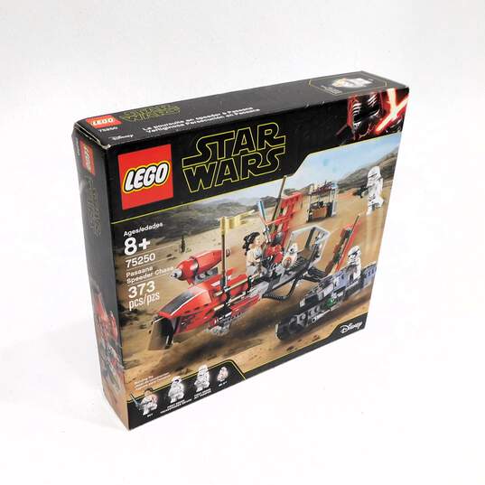 LEGO 75250 STAR WARS PASAANA SPEEDER CHASE 373 Pieces Brand New image number 1