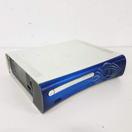 Microsoft XBOX 360 Console For Parts or Repair image number 4