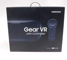 SAMSUNG Gear VR (2017 Edition) with Controller Sealed