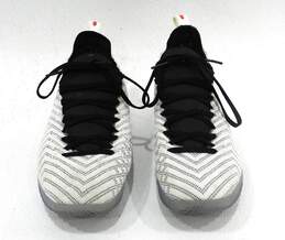 Nike Lebron 16 Men's Shoe Size 11