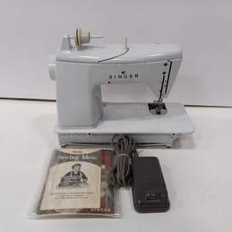 Vintage Singer 600E Touch & Sew Sewing Machine
