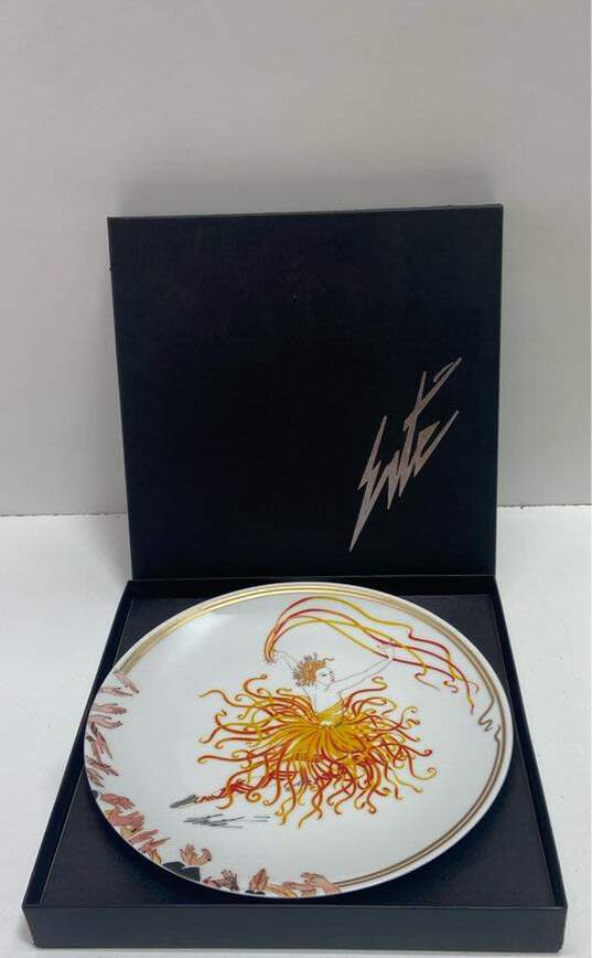 Erte Hibel Studio "APPLAUSE" Limited Edition Collectors Wall Art 9.5 inch Plate image number 1