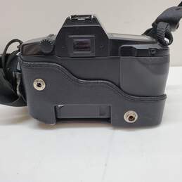 Canon EOS 650 35mm SLR Film EF Lens Mount Camera Body Only alternative image