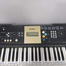 Yamaha YPT-220 61-Key Digital Keyboard alternative image