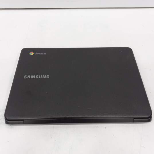 Samsung Chromebook 3 Model #XE500C13 image number 3
