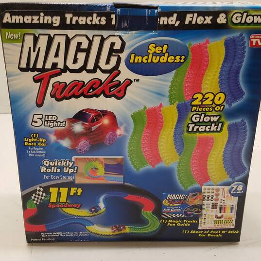 Magic Tracks Glow in The Dark Race Track image number 6