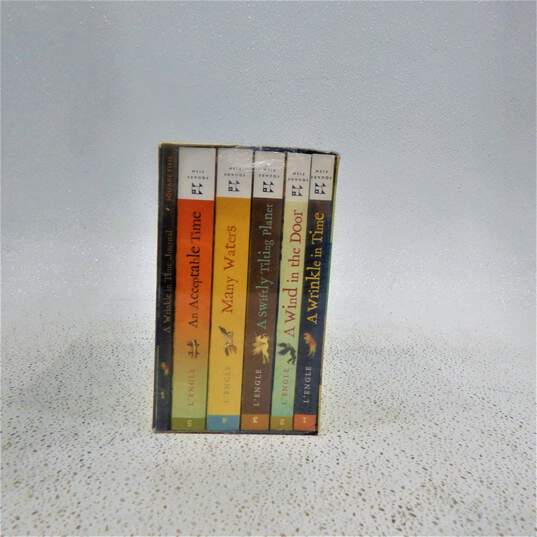 The Wrinkle in Time Boxed Set image number 1