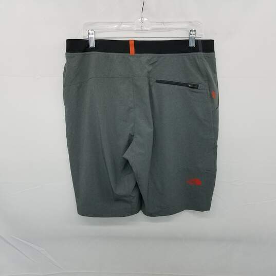 The North Face Gray Activewear Short MN Size L image number 2