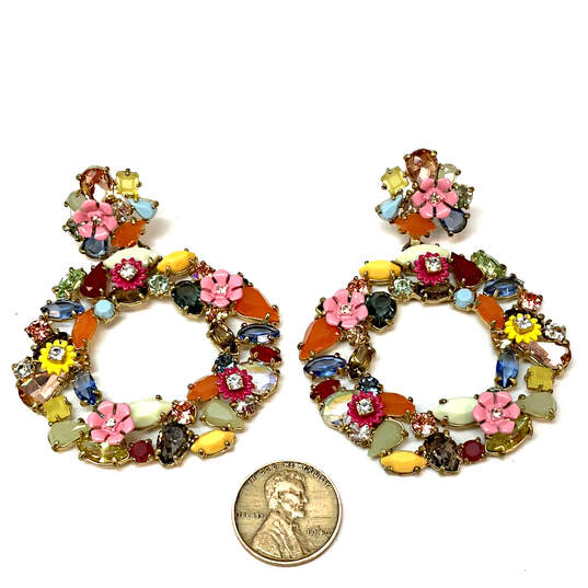 Designer J. Crew Gold-Tone Multicolor Floral Crystal Stone Hoop Earrings image number 4