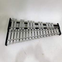 Pearl Brand 30-Key Model Metal Glockenspiel Set w/ Case and Accessories alternative image