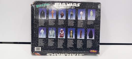 Pair of Star Wars Toys image number 3