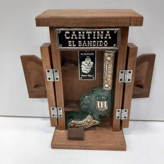 Cantina El Bandido Tequila Decanter & Wooden Case image number 2