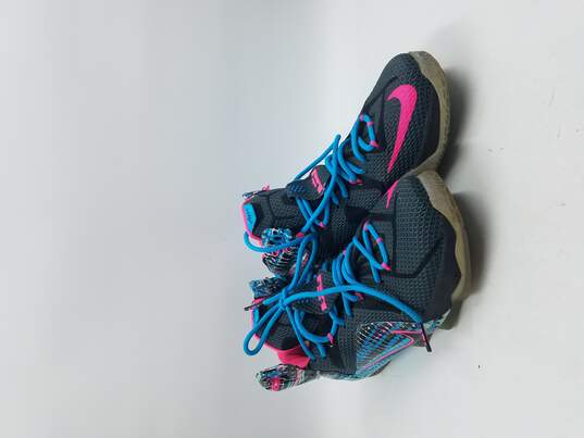 Nike Lebron 12 23 Chromosomes Men's 9.5 image number 3
