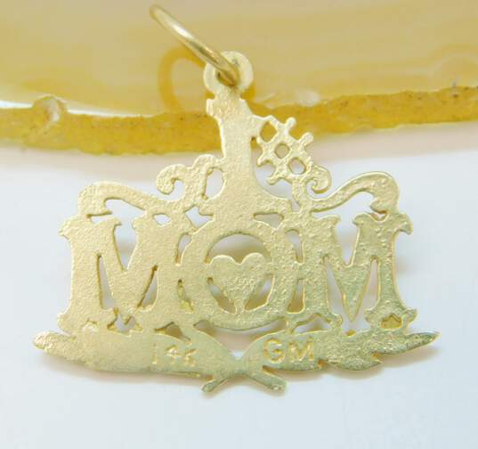 14K Yellow Gold #1 Mom Cut Out Pendant 1.3g image number 3