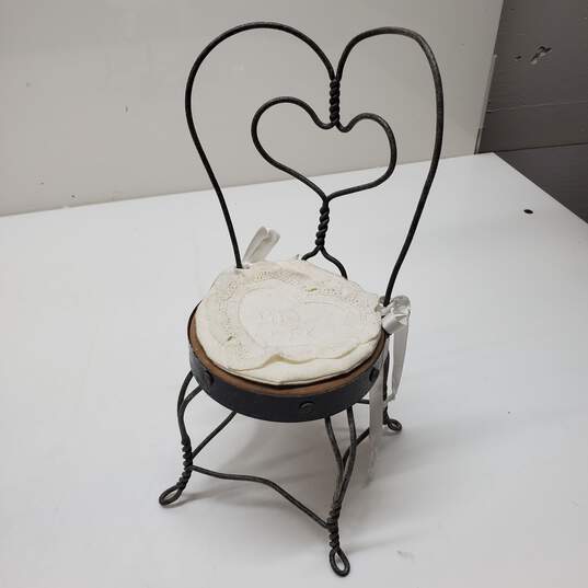 2x Vintage Wire Doll Chairs image number 2