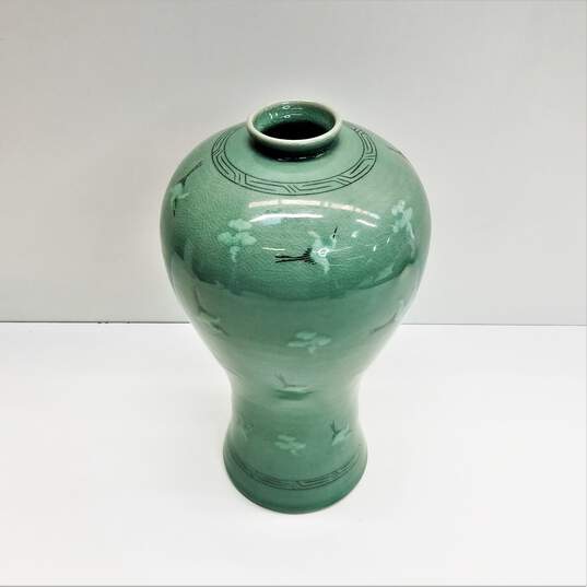 Korean Celadon Pottery  13in H  Crane Pattern Crackle Vase image number 2
