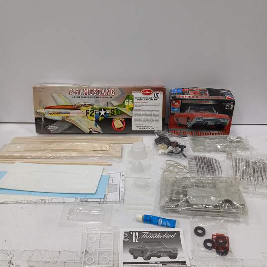 Pair Of Vehicle Model Kits AMT ERTL Red 62 Ford Thunderbird & Guillo's Green P51 Mustang Airplane image number 1