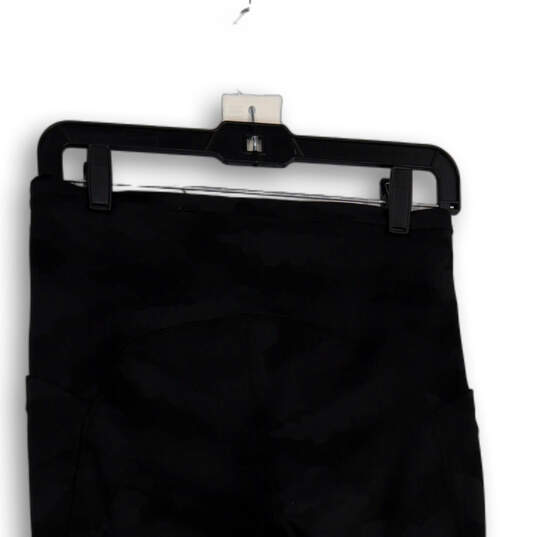 Womens Black Camouflage Elastic Wasit Pull-On Capri Leggings Size 8 image number 3