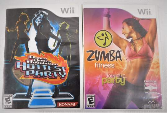 Nintendo Wii with 2 Games and 2 Controllers image number 2
