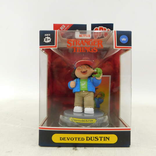 Mixed lot  of Stranger Things  Funko Pops & Topps  Figures IOB image number 6