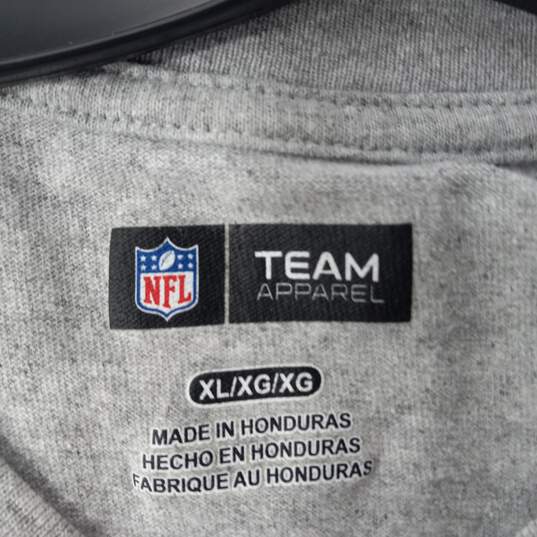 NFL Team Apparel 2013 AFC Denver Broncos Champions Gray Shirt Size XL image number 3