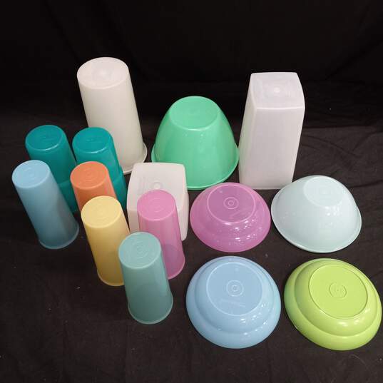 Tupperware Bowls and Cups image number 3