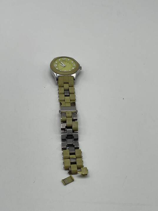 Authentic Womens Olive Green Water Resistant Stainless Steel Wristwatch image number 7