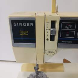 Singer Sewing Machine Limited Edition Model 6268 alternative image