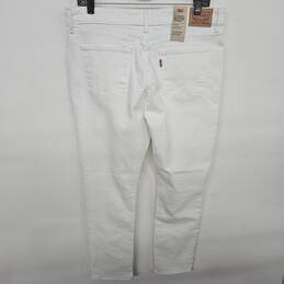 Levi's White Classic Mid-Rise Skinny Jeans alternative image