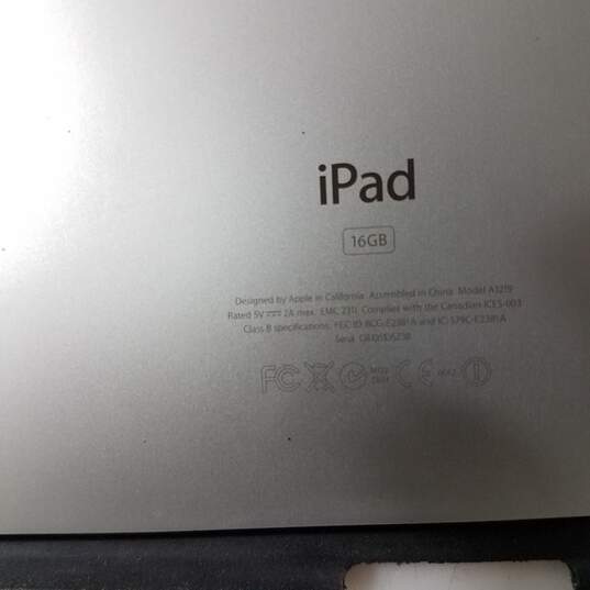 Apple iPad Wi-Fi (Original/1st Gen) Model A1219 Storage 16GB image number 5