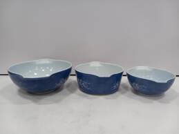 Vintage 3pc Pyrex Colonial Mist Blue Daisy Casserole Cinderella Mixing Bowls alternative image