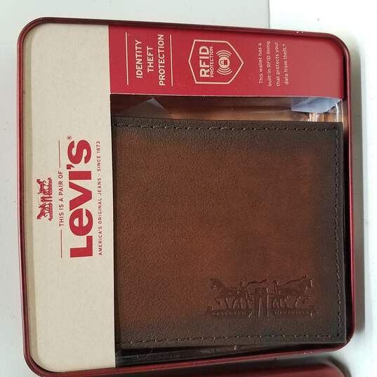 Buy the Levi's RFID Lined Bifold Wallet Brown | GoodwillFinds