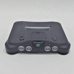 Nintendo 64 w/4 Games and One Controller alternative image