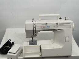 Kenmore 385.12612090 White Domestic Sewing Machine E-0540561-A