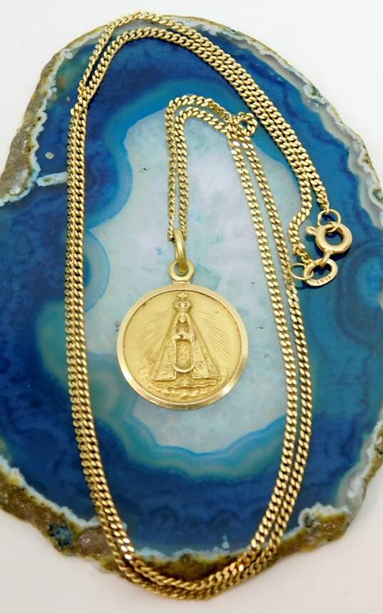 18K Yellow Gold Mary Religious Medal Pendant Curb Chain Necklace 6.4g image number 1