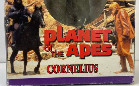 Hasbro Signature Series Planet of the Apes Cornelius Figure image number 2