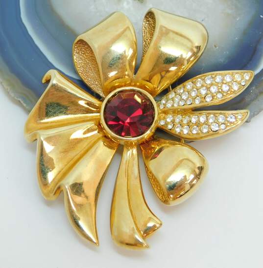 Vintage SAL Swarovski Icy Red & Clear Crystal & Gold Tone Ribbon Bow Brooch 28.9g image number 5
