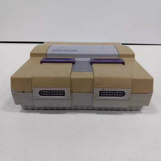 Lot of Vintage Super Nintendo Entertainment System Console with Game/Accessories image number 3
